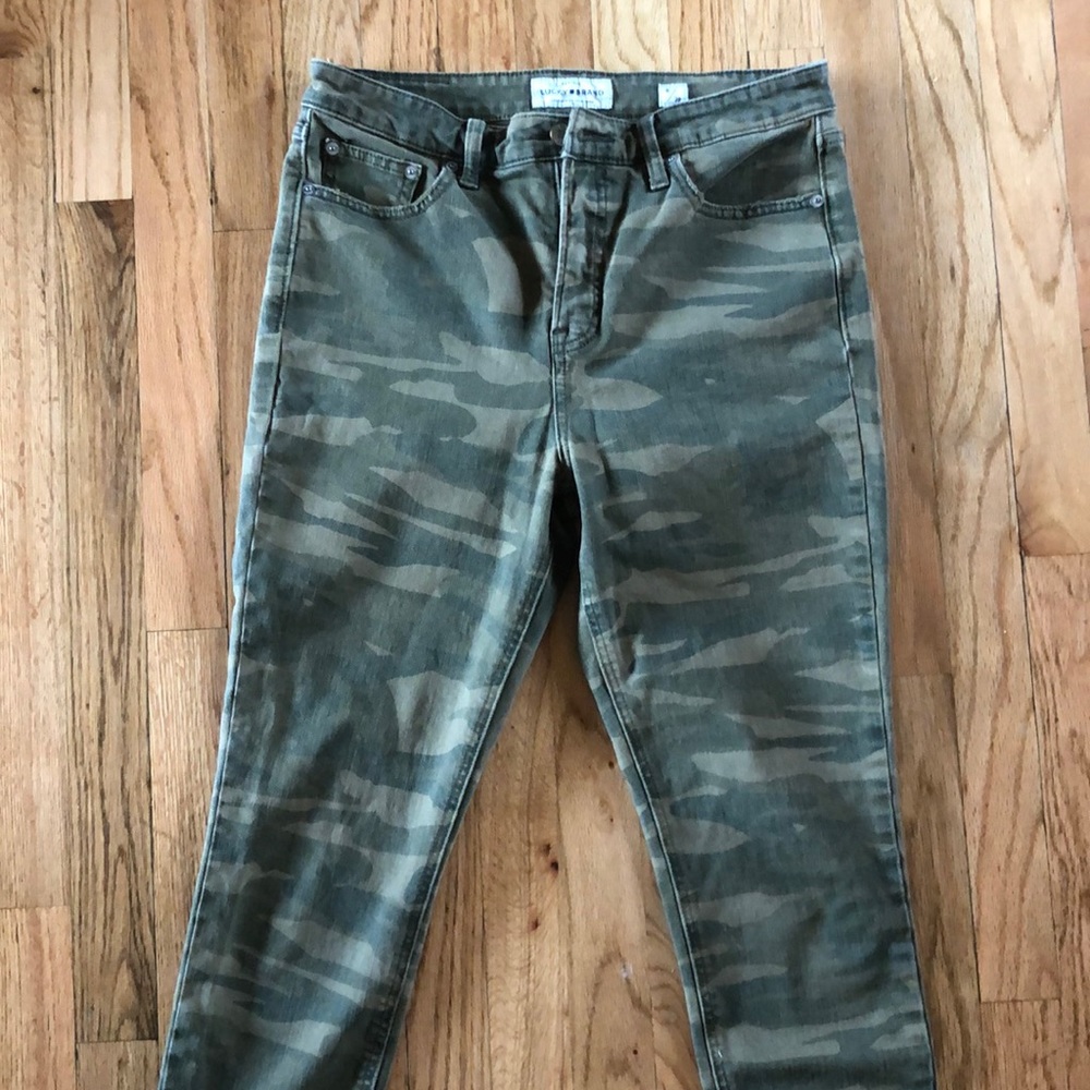 Army print skinny lucky brand crop jeans